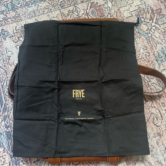 Frye NWT Logan Messenger Bag Dark Brown Leather MSRP $498 DB791 - Picture 8 of 16